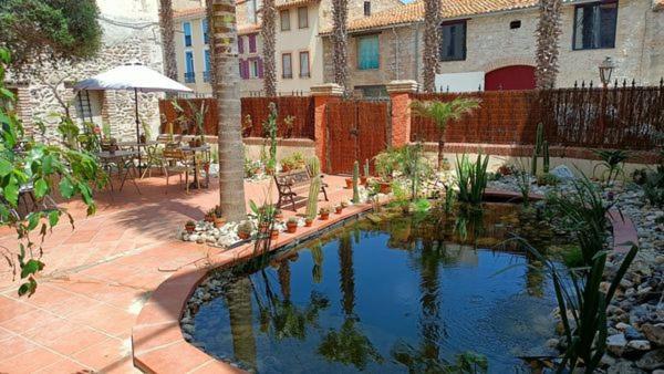 Saint-Hippolyte  El Castell Embruixat酒店 外观 照片