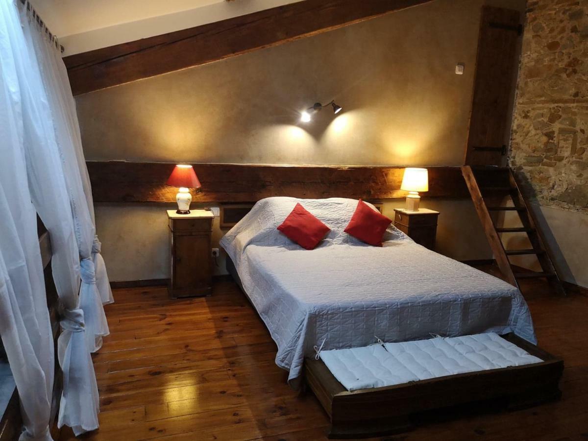 Saint-Hippolyte  El Castell Embruixat酒店 外观 照片